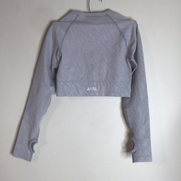 Aybl ladies athletic seamless light gray long sleeve crop top size small - Picture 6 of 8